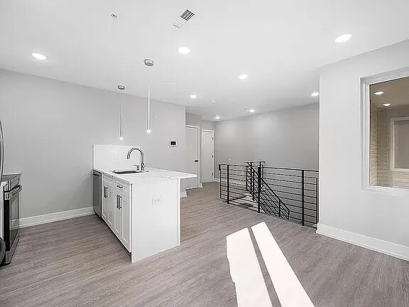 Building Photo - 649 N 35th St