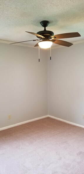 Building Photo - 906 Woodall Ln NW