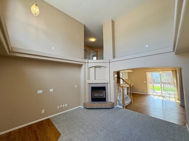 Building Photo - Highlands Ranch 3bed, 3.5 bath