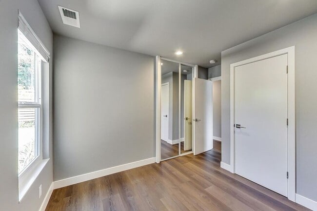 Building Photo - 4401 Castanos St