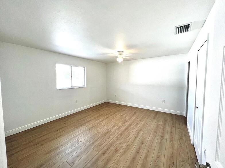 Building Photo - 1804 SW 38th Ln