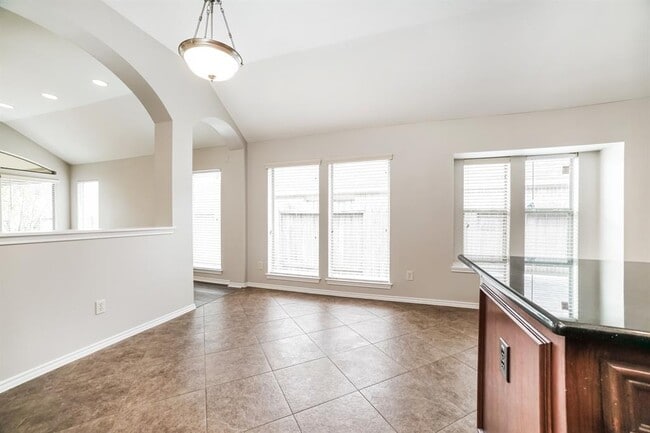 Building Photo - 27415 Macy Hills Ct