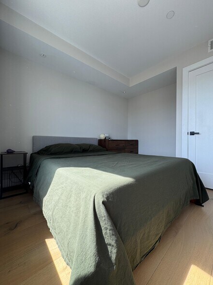 Building Photo - 919 12th St NE