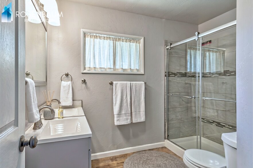 Building Photo - Charming 3-beds, 2-baths single-level home nestled in the desirable Prescott Heights community!