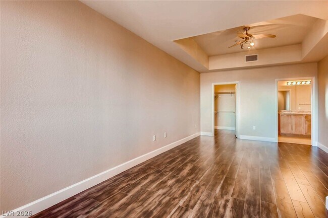 Building Photo - 67 E Agate Ave