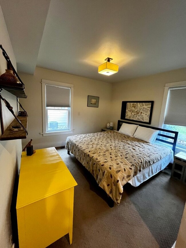 Building Photo - Fully Furnished and Fully Stocked Home For Rent Next to Cooper Park in Bozeman