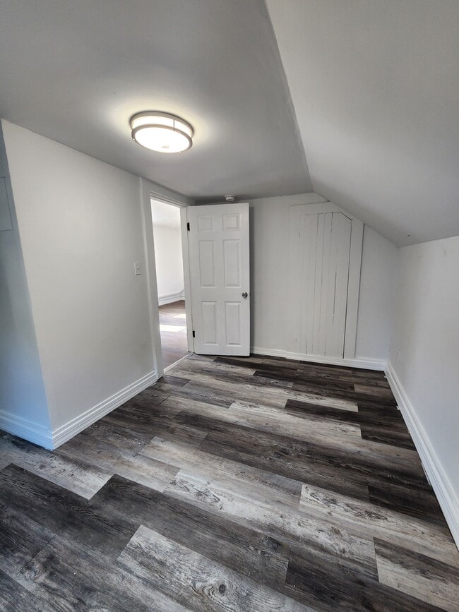 Building Photo - 135 Willow St