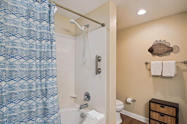 Building Photo - 12011 Front Beach Rd