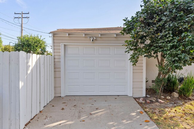 Building Photo - Enchanting REMODELED Craftsman SFR in the ...