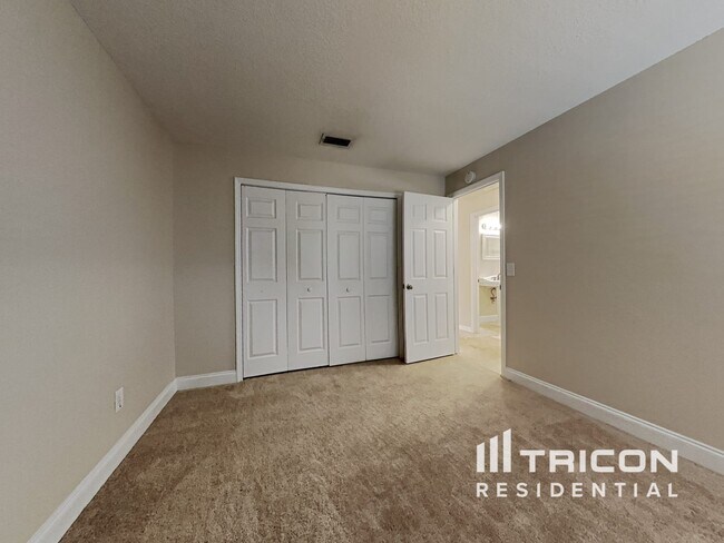 Building Photo - 367 Masson Ct