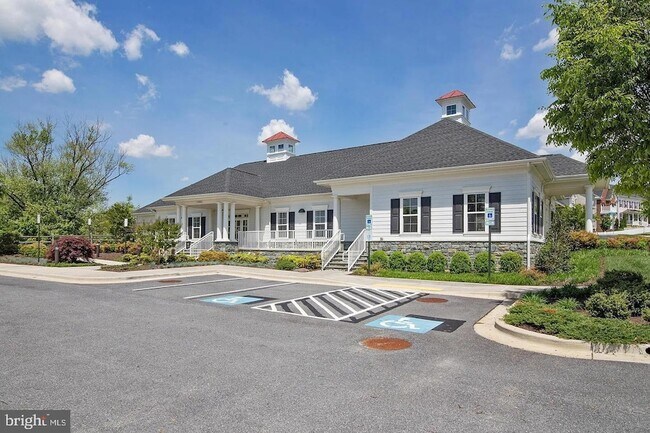Building Photo - 11882 Country Squire Way