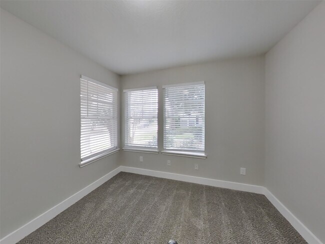 Building Photo - 18835 Atasca Oaks Dr