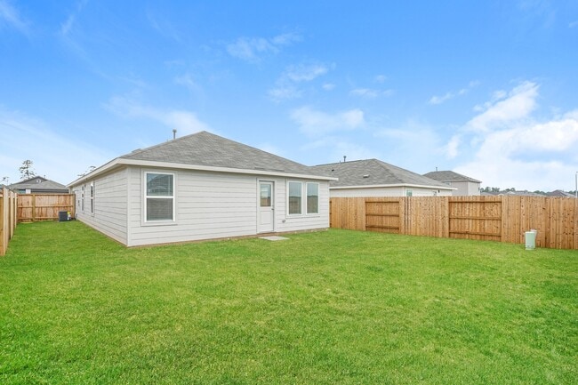 Building Photo - 319 Bush Mdw Ln