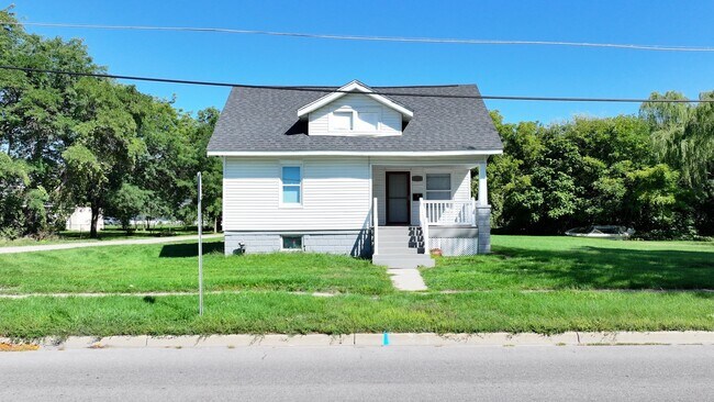 Building Photo - 2128 Fordney St