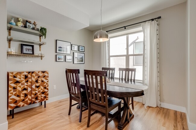 Building Photo - 2426 Welton St