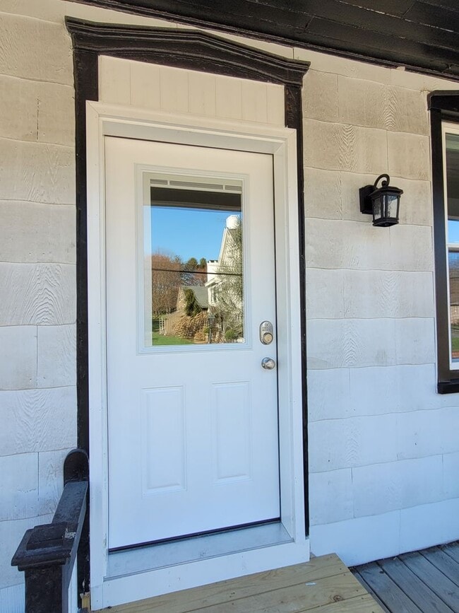 Building Photo - 3 bedroom Conestoga Valley School District