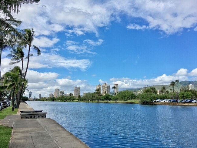 Building Photo - For Rent: 1-Bedroom Condo in Waikiki (24th...