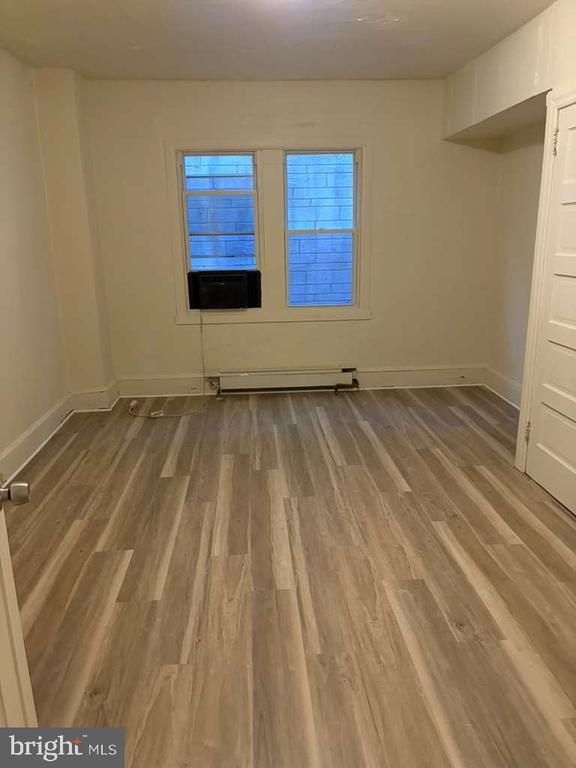 Building Photo - 915 N Delaware St