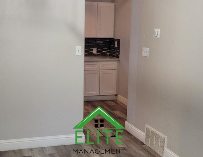 Building Photo - Beautiful 3-bedroom & 3 bathroom Home