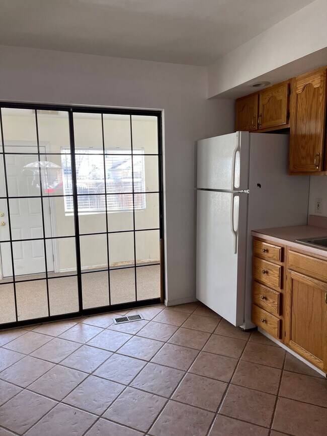 Building Photo - 1118 Macon Ave