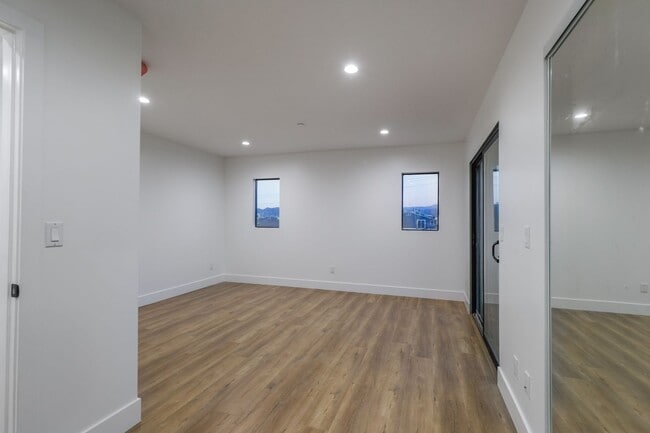 Building Photo - 4647 Pickford St