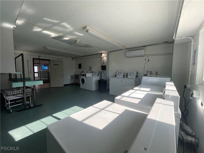 Building Photo - 3706 Broadway