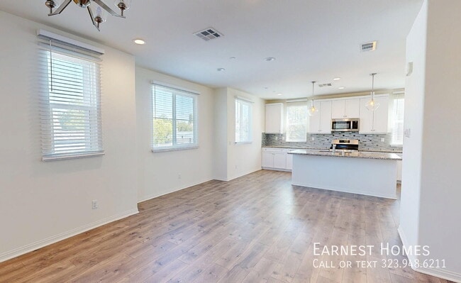 Building Photo - 14834 Nordhoff St
