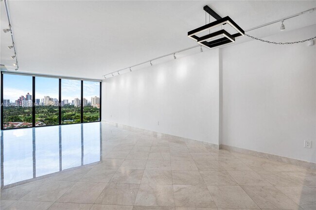 Building Photo - 3375 N Country Club Dr