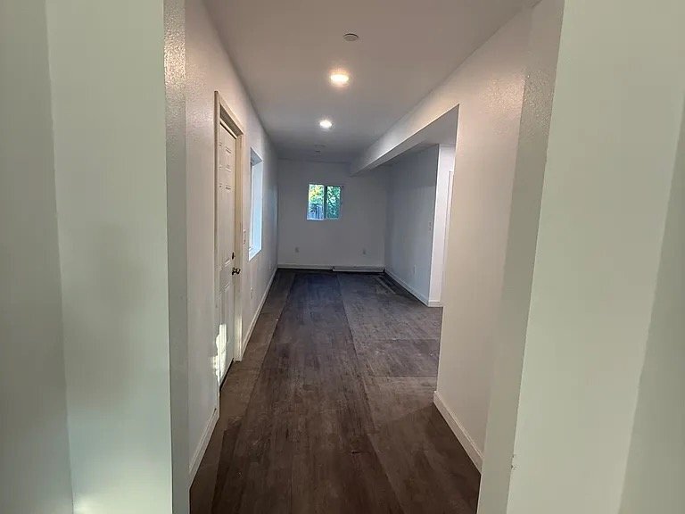 Building Photo - 90 Transverse Rd