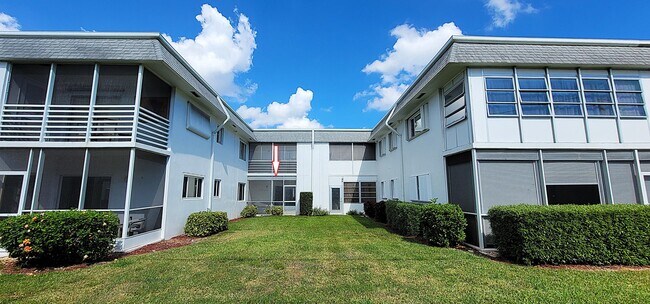 Building Photo - 3322 Cynthia Ln