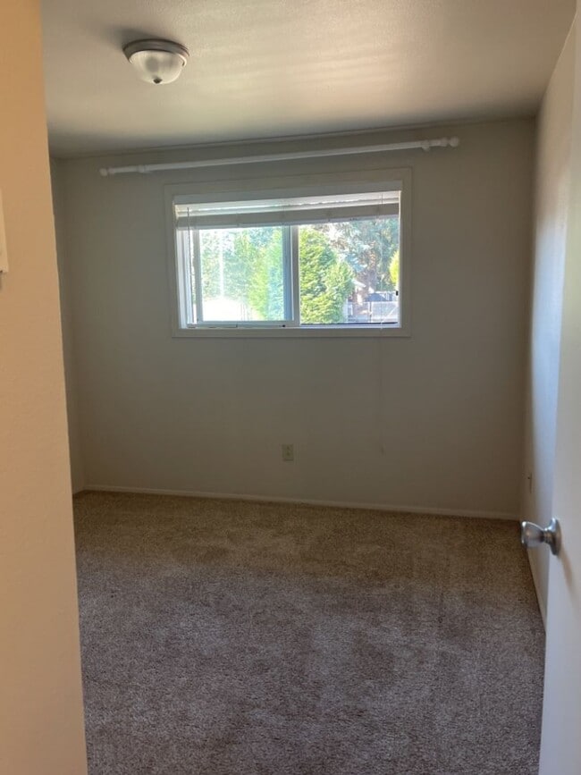 Building Photo - !!!COMING SOON!!! Three Bedroom Ranch in O...