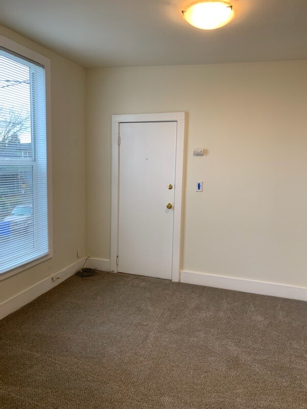 Building Photo - 235 NE 76th Ave