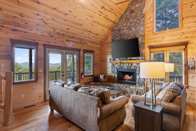 Building Photo - 202 Oak Ledge Rd