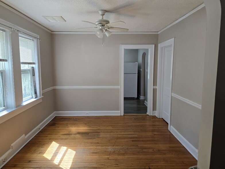 Building Photo - 4928 Oleander Dr