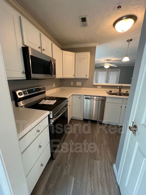 Building Photo - 3310 Harbour Pointe Pl