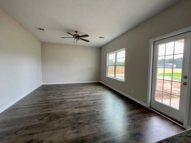 Building Photo - 62 Whippoorwill Wy NE