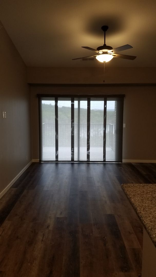 Building Photo - Stunning 2 Bedroom 2 Bath Lakeside Condo o...