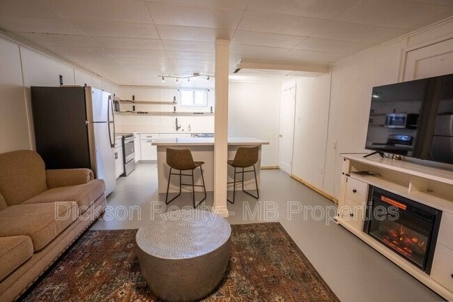 Building Photo - 1060 Whitaker Dr