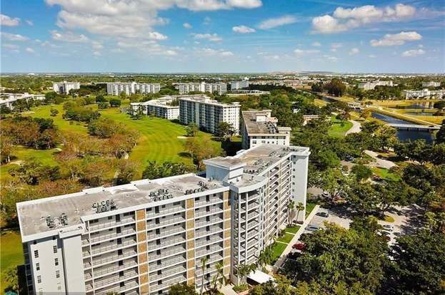 Building Photo - 3150 N Palm Aire Dr