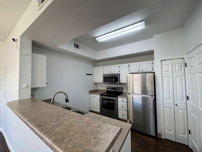 Building Photo - Modern Condo in Parker with Luxury Amenities and Cherry Creek Trail Access