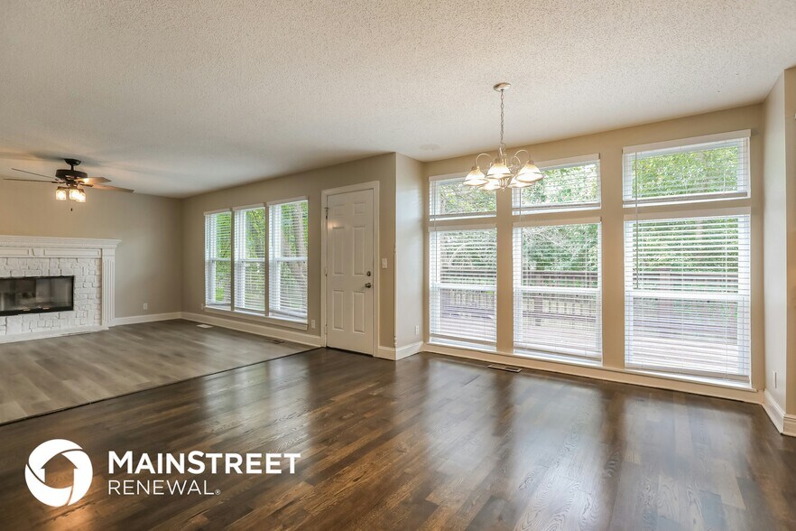 Building Photo - 1231 N Marilla Ln