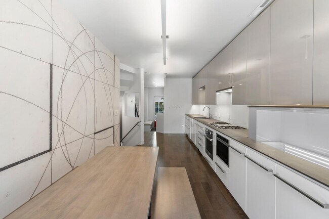 Building Photo - 103 Pacchetti Way