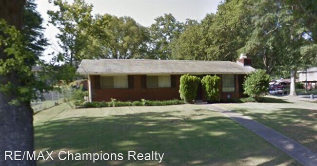 Primary Photo - 3 br, 1.5 bath House - 2404 Broadmoor Drive