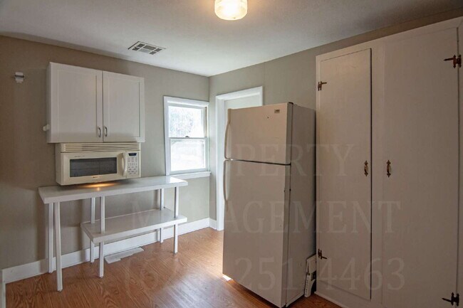 Building Photo - 4-Bedroom 2-Bathroom + Bonus Room