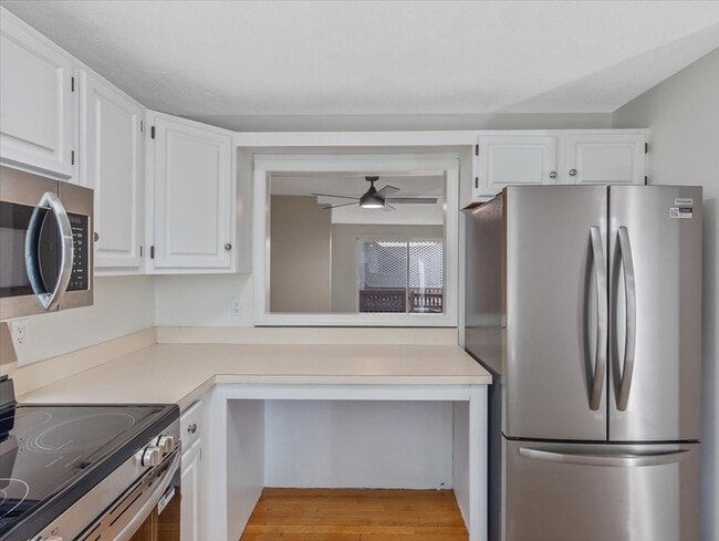 Building Photo - 324 Union St