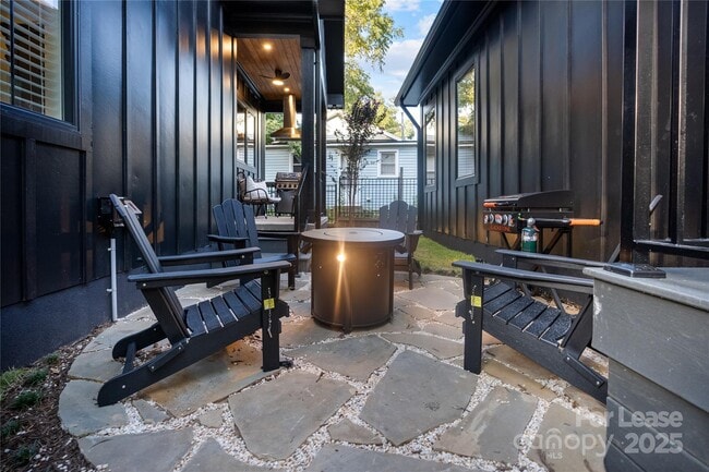 Building Photo - 705 S Torrence St