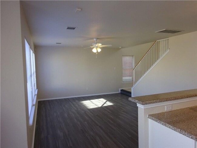 Building Photo - 1016 Doras Dr