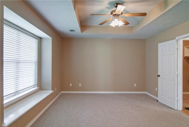 Building Photo - 1400 Front Royal Dr