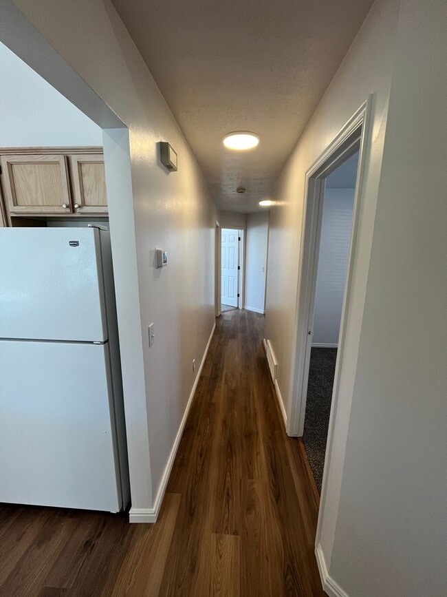 Building Photo - Beautifully Remodeled 4 Bed / 2 Bath Home in Stansbury Park