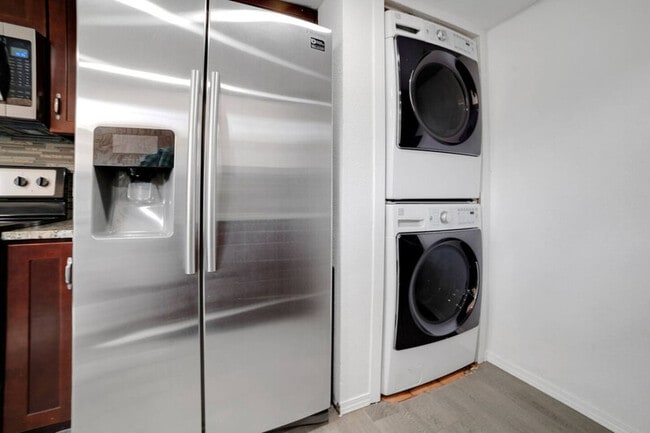 Building Photo - 1 Crystal Springs Ct